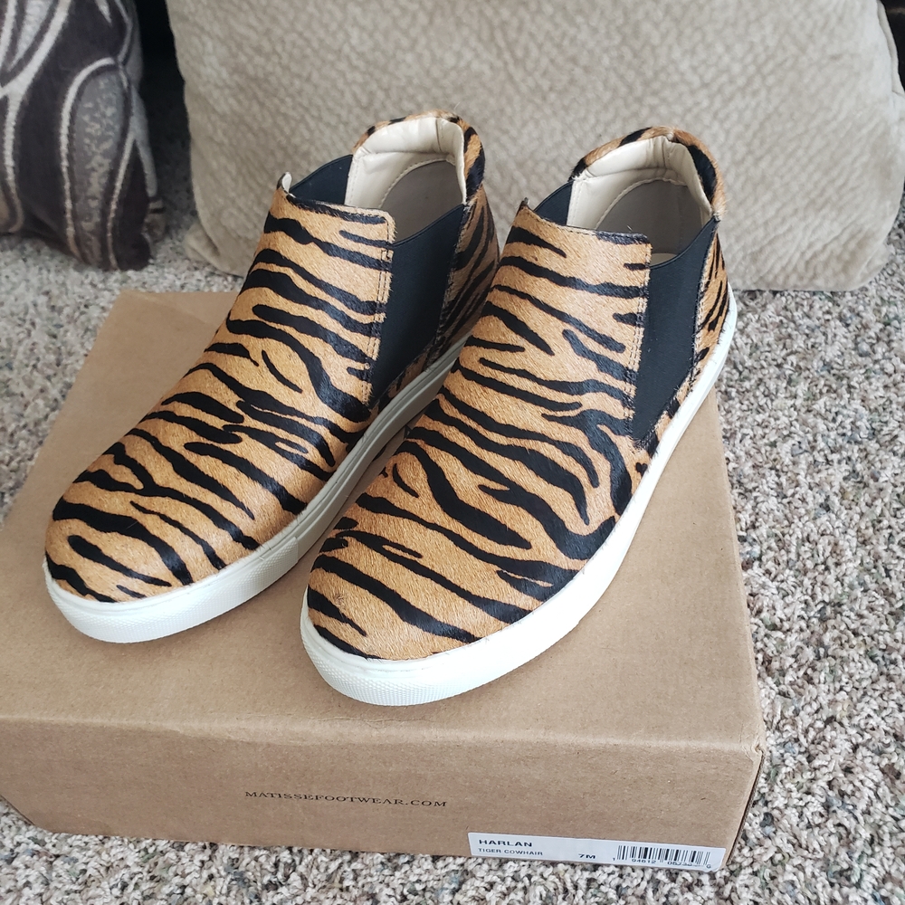 Coconuts by Matisse Tiger Print Sneakers - Black and Tan
